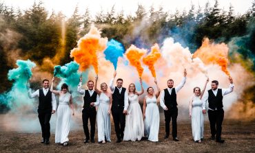 Esküvői Dj a legújabb trend nyomán, buli a színes "felhők" felett.